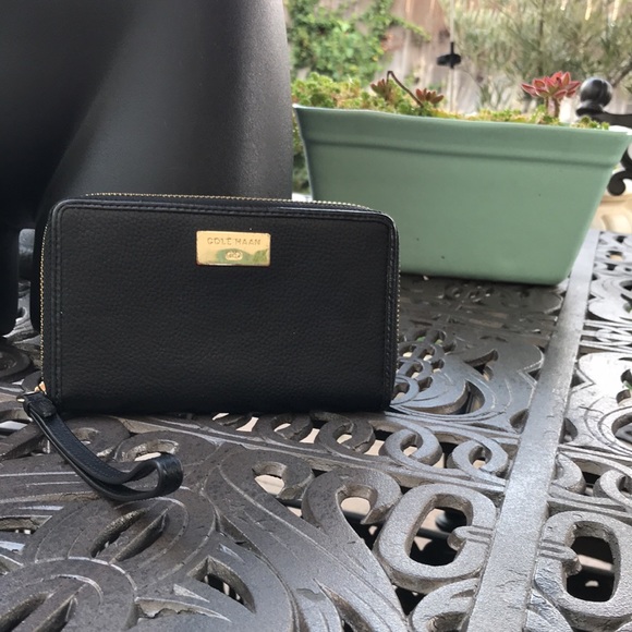 Vintage Cole Haan Wristlet Wallet Purse Black Pebble Leather - Picture 8 of 9